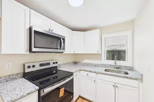 24 Middle St, Fairhaven, MA 02719 - Photo 11