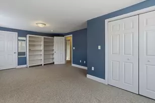 45R S, Bedford, MA 01730 - Photo 17