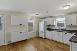 45R S, Bedford, MA 01730 - Photo 13