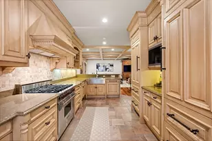 25 Beaver Pl, Boston, MA 02108 - Photo 15