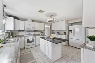 25 Dale St, Ludlow, MA 01056 - Photo 9