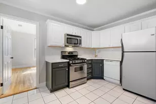 16 Hawthorne St, Boston, MA 02119 - Photo 9