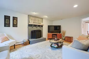 17 Forest Park Dr, Mendon, MA 01756 - Photo 9