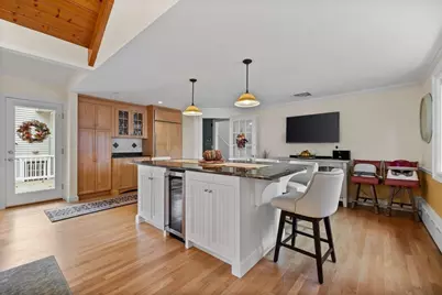 8 Mayflower Drive, Stoneham, MA 02180 - Photo 5