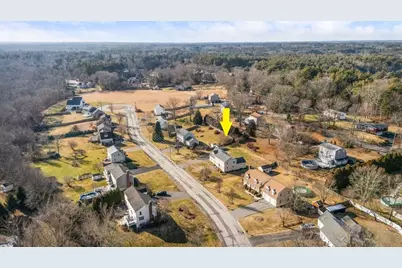 35 Nelson Dr, Bridgewater, MA 02324 - Photo 3