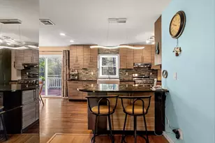 298 Wren St, Taunton, MA 02718 - Photo 9