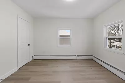 27 Bunker Hill Ave, Lowell, MA 01850 - Photo 31