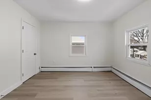 27 Bunker Hill Ave, Lowell, MA 01850 - Photo 31