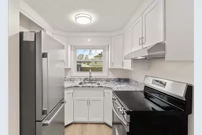 27 Bunker Hill Ave, Lowell, MA 01850 - Photo 17