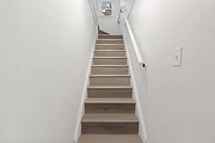 27 Bunker Hill Ave, Lowell, MA 01850 - Photo 23