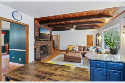 19 Roosevelt Rd, Plymouth, MA 02360 - Photo 9