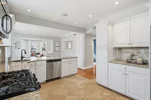 22 Walter St, Boston, MA 02131 - Photo 11