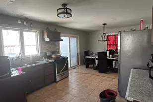 145 Cambridge, Springfield, MA 01109 - Photo 3