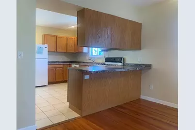 3 Hawkes St #2, Marblehead, MA 01945 - Photo 3