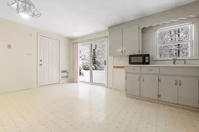 17 Grover St, Beverly, MA 01915 - Photo 9