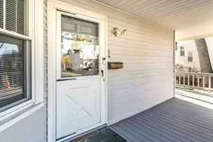 32 Warwick Rd, Newton, MA 02465 - Photo 9