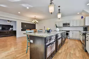 207 Oakridge Rd, Plaistow, NH 03085 - Photo 9