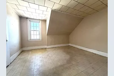 386 June St, Worcester, MA 01602 - Photo 9