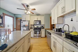 571-573 Carew St, Springfield, MA 01104 - Photo 13