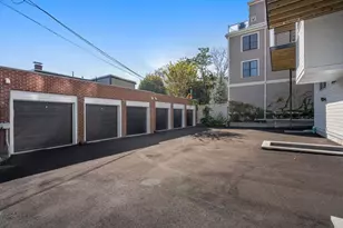 527 E 7th St, Boston, MA 02127 - Photo 21