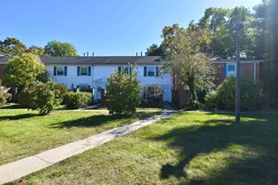 15 Yorktown Dr, Springfield, MA 01106 - Photo 1