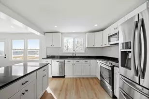 420 N Broadway, Haverhill, MA 01832 - Photo 11