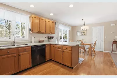 174 Columbus Dr, Fall River, MA 02720 - Photo 9