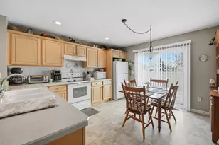 5 Olde Plns Holw, South Hadley, MA 01075 - Photo 9