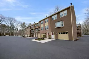 128 Heritage Dr, Tewksbury, MA 01876 - Photo 1