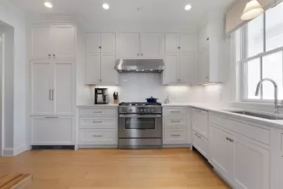 38 P St #3, Boston, MA 02127 - Photo 5