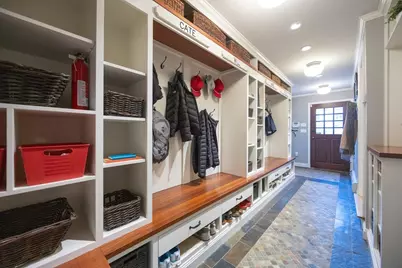 9 Elmcrest Cir, Melrose, MA 02176 - Photo 9