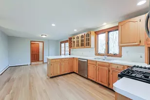 1 Bubbling Brook Rd, Franklin, MA 02038 - Photo 13