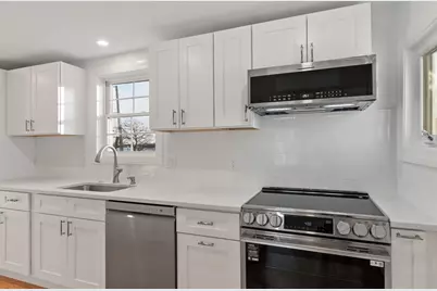 55 Mansfield St #B, Gloucester, MA 01930 - Photo 5