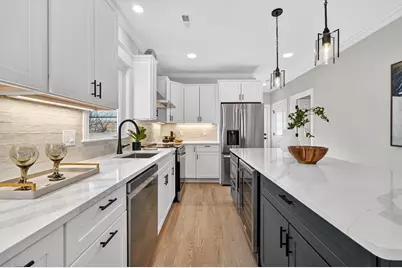 117 Emerald #117, Medford, MA 02155 - Photo 13