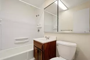 18 Shrewsbury Green Dr, Shrewsbury, MA 01545 - Photo 15