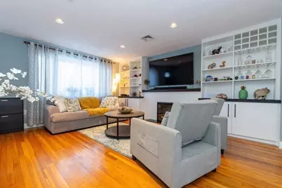 9 Bruce St, Burlington, MA 01803 - Photo 5