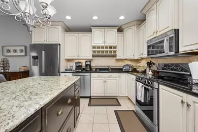 68 Center St #13, Barnstable, MA 02601 - Photo 9