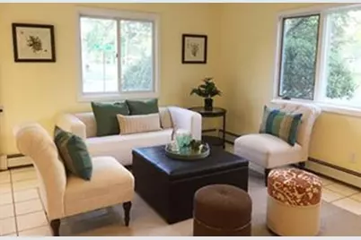 633 Saw Mill Brook Pkwy, Newton, MA 02459 - Photo 7