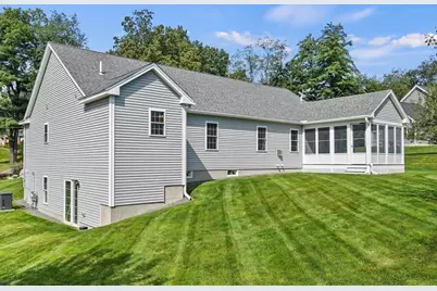 291 Pearl Hill Rd, Fitchburg, MA 01420 - Photo 35