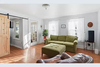 10 Franklin St, Medway, MA 02053 - Photo 5