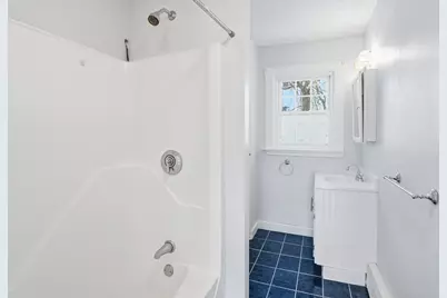 10 Franklin St, Medway, MA 02053 - Photo 35