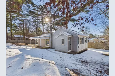 29 Walnut St, Plymouth, MA 02360 - Photo 1