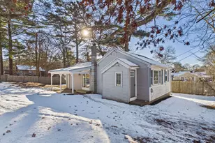 29 Walnut St, Plymouth, MA 02360 - Photo 1