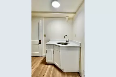 46 Central Ave #B2, Newton, MA 02466 - Photo 5