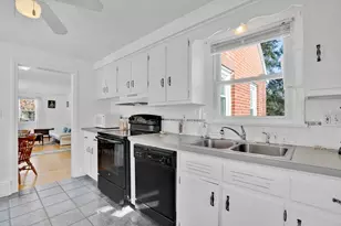 240 Morton St, West Springfield, MA 01089 - Photo 23