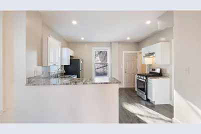 32 Robinson St #1, Boston, MA 02122 - Photo 5