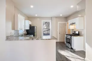 32 Robinson St, Boston, MA 02122 - Photo 5