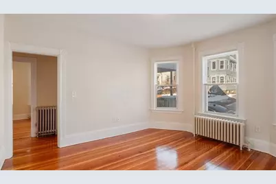 32 Robinson St #1, Boston, MA 02122 - Photo 9