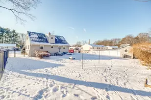 147 Sheehan Dr, Holyoke, MA 01040 - Photo 31