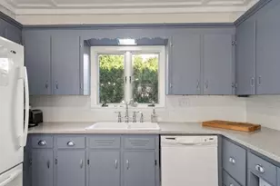 152 Central St, Mansfield, MA 02048 - Photo 7